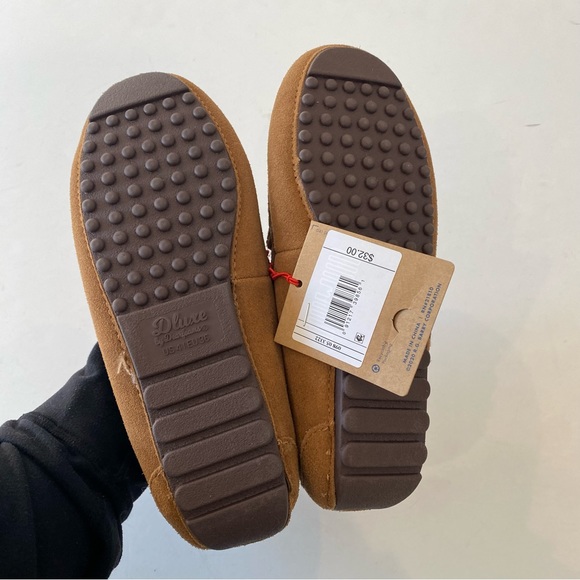 DEARFOAMS NWT $32 Kids 4 Chestnut Dluxe Genuine Shearling Moccasin Slipper - Picture 4 of 5